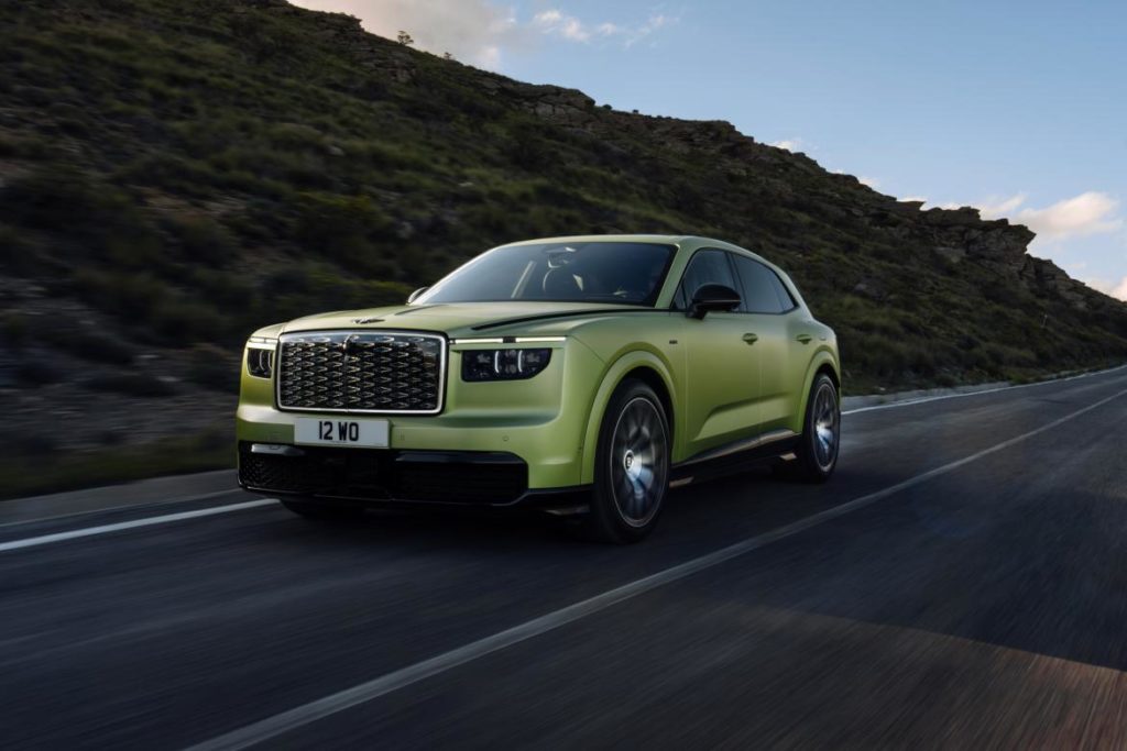 Bentley Torcal electric SUV in Electrum Satin